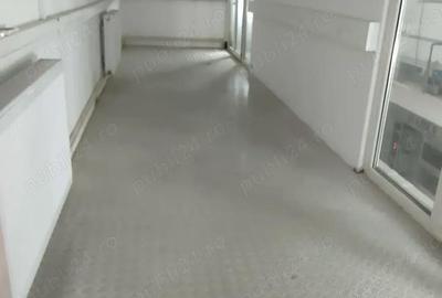 Spațiu comercial, de 120 mp, în Central - 8