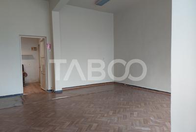 Spatiu comercial 48 mp 2 camere zona cu vad comercial Piata - 4