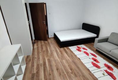 Garsonieră în Titan - 2