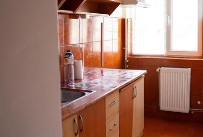 Apartament cu 3 camere semidecomandat în Central - 3