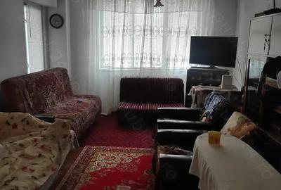 Ap 4 camere dec. etj 1 zona Doroban?i