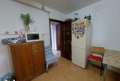 Apartament cu 3 camere decomandat în Micro 11 - 1