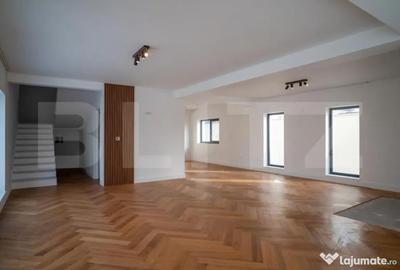Casă cu 4 camere cu Teren 373 Mp în Central - 1
