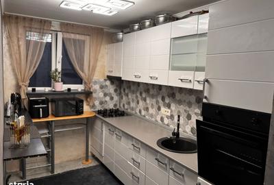 Casă cu 3 camere decomandat în Central - 5