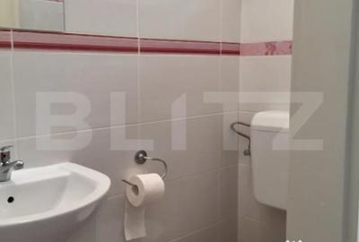 Apartament cu 3 camere semidecomandat în Central - 1