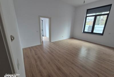 Casă cu 4 camere cu Teren 462 Mp în Central - 8
