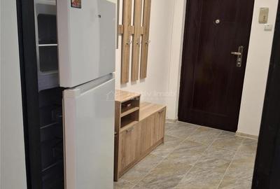 Apartament cu 2 camere semidecomandat în Micro III - 3