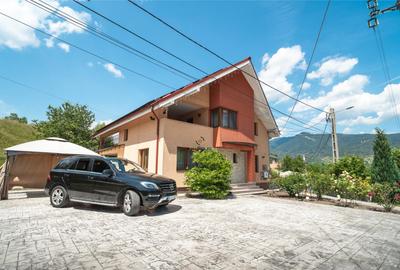 Casă cu 4 camere cu Teren 1500 Mp în Vulcan - 1