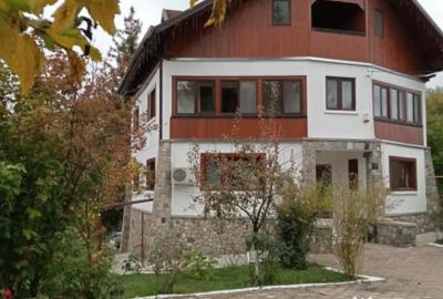 Casă cu 5 camere cu Teren 1543 Mp în Filipeștii de Pădure - 1