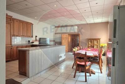 Casă cu 4 camere cu Teren 332 Mp în Ultracentral - 8