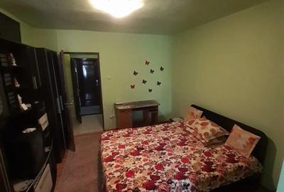 Ofer spre inchiriere garsoniera in zona pompierii autogara 23 m2 210 euro negociabil etaj 4 - 3