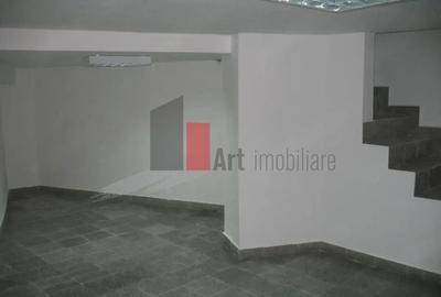 Oportunitate Unică! Vilă Spațioasă lângă Podul Grant, Ideală pentru Birouri - 9