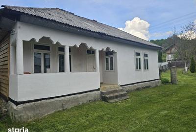Casă cu 4 camere cu Teren 160 Mp în Soveja - 4