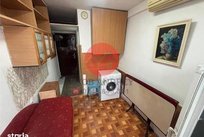 Garsonieră în Vest