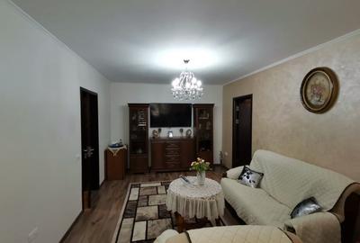 Apartament cu 3 camere semidecomandat în Tomis I