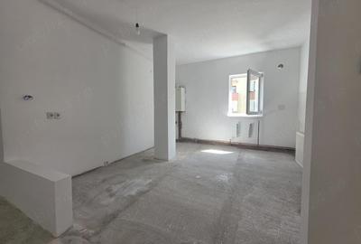 Apartament cu 3 camere semidecomandat în Central - 6