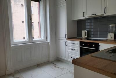 Inchiriez apartament 3 camere zona Ultracentrala - ID : RH-40067 - 1