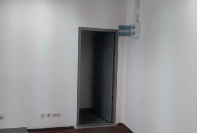 Blv. Iuliu Maniu 130 mp trafic intens vizibilitate buna - 4