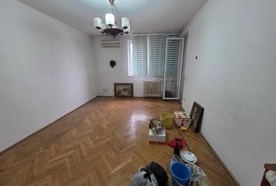 Titan, 10 minute metrou Costin Georgian, la piata Minis,  2 grupuri sanitare - 7