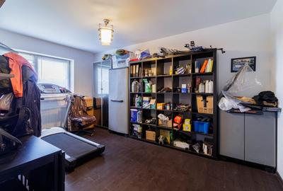 Casă individuală cu 7 camere cu Canalizare în Industriilor - 17