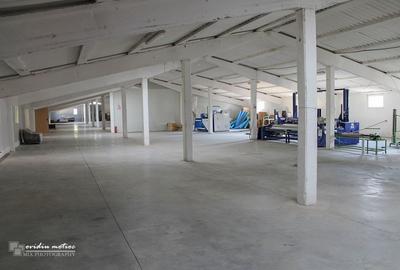 Modul hala langa autostrada - 1