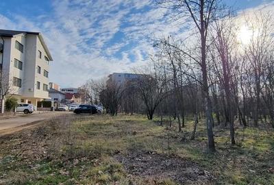 Teren de 3300 mp, în Central