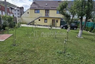 Casă cu 6 camere cu Teren 350 Mp în Central - 11