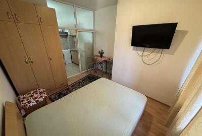 Garsonieră semidecomandată, mobilată în CET