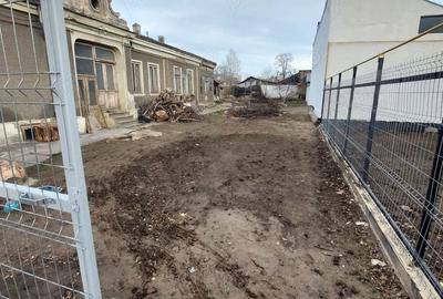 Teren de 600 mp, în Central - 8
