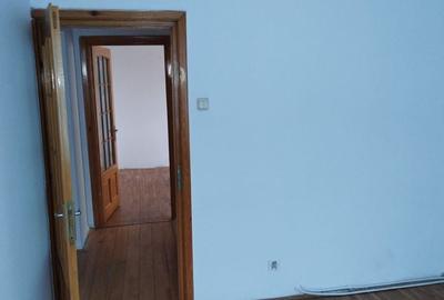 Spațiu comercial, de 67 mp, în Central - 10