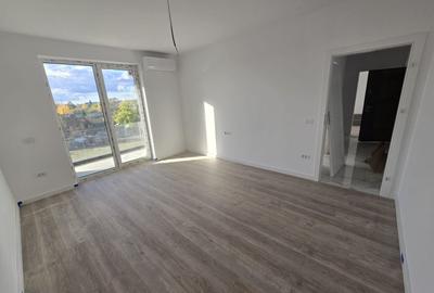 Garsonieră decomandată în Girocului