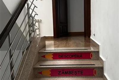 Duplex cu 7 camere cu Canalizare în Central - 4