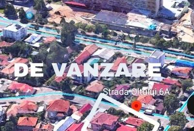 Casa / Vila cu 8 camere de vanzare in zona 23 August - 17