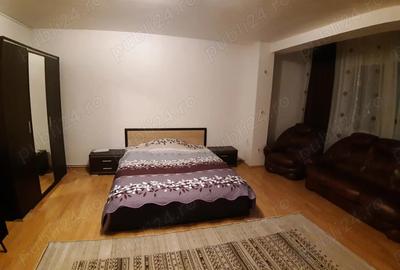 Apartament cu 3 camere decomandat în Central - 1