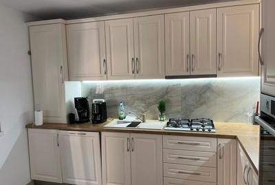 Casă cu 4 camere în Central - 2