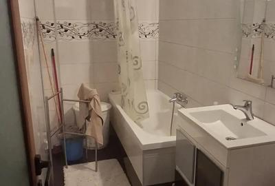 Apartament cu 2 camere decomandat în Micro 20