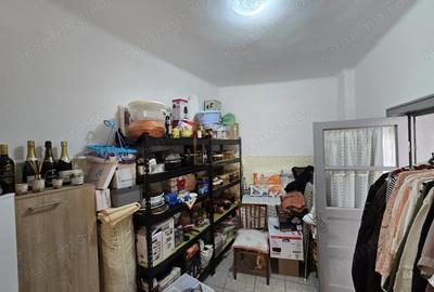 Casă cu 6 camere cu Canalizare în Titulescu - 7