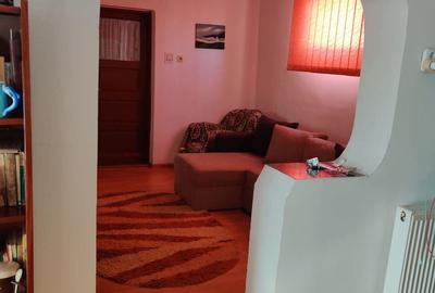 Casă cu 4 camere cu Teren 720 Mp în Oltenița - 2