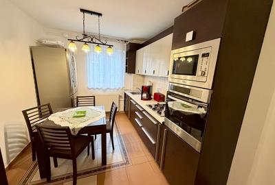 Apartament cu 4 camere decomandat, mobilat în Circumvalațiunii