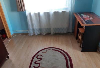 Apartament cu 2 camere nedecomandat în 9 Mai - 2