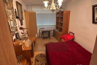 Apartament cu 3 camere semidecomandat în Progresul - 11