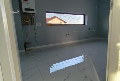 Casă cu 4 camere cu Canalizare în Bârnova - 3