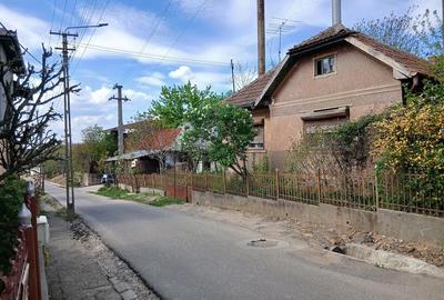 Casă cu 3 camere cu Teren 420 Mp în Central - 2