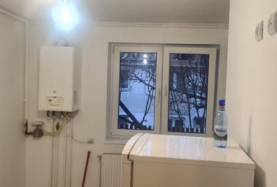 Apartament cu 2 camere semidecomandat, mobilat în Vitan Mall