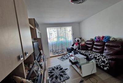 Apartament cu 4 camere decomandat, mobilat în Tractorul - 3