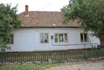 Spațiu comercial, de 2,000 mp, în Central - 2