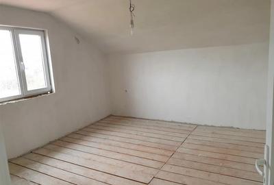 Casă cu 5 camere cu Teren 900 Mp în Tileagd - 13