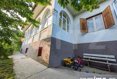 Casă cu 5 camere cu Teren 40000 Mp în Șard - 2
