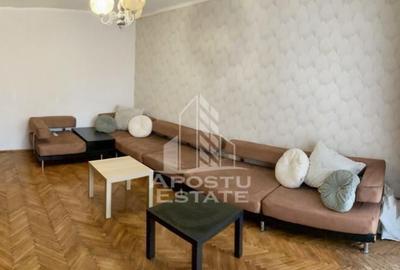 Apartament cu 3 camere semidecomandat în Lipovei