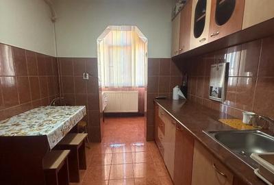 Apartament 3 camere decomandat Costesti,Arges,Biserica Noua